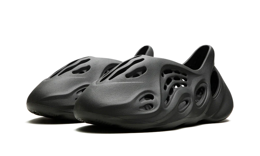 Yeezy Foam RNNR Carbon