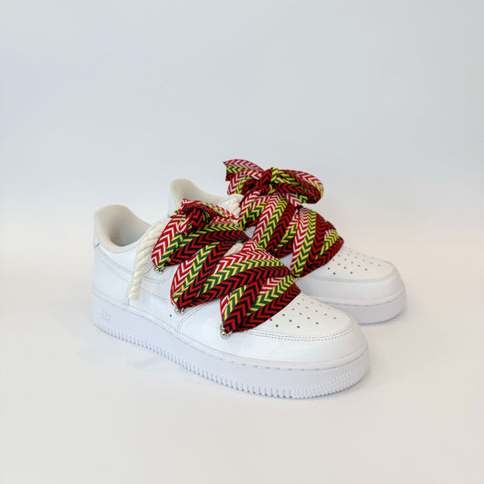 Pár custom Nike Air Force 1 White Lanvin Rope Laces Multicolor – ručne upravené tenisky s výraznými farebnými rope šnúrkami.