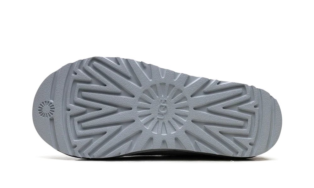 Podrážka papúč UGG Tasman Grey – odolná gumová podrážka s protišmykovým vzorom vhodná aj na vonkajšie nosenie.