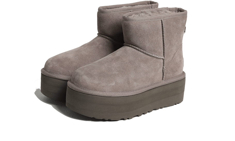 UGG Classic Mini Platform Boot Smoke Plum – pohľad na krátky Classic Mini strih a čistý minimalistický dizajn.