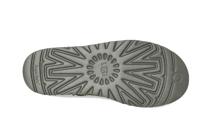 Podrážka UGG Classic Ultra Mini Platform Driftwood – robustná gumová podrážka s protišmykovým vzorom.