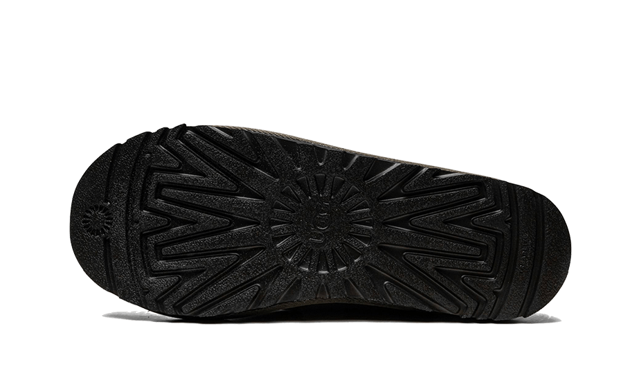 Podrážka papúč UGG Tasman Slipper Burnt Olive Black – odolná čierna gumová podrážka s protišmykovým vzorom.