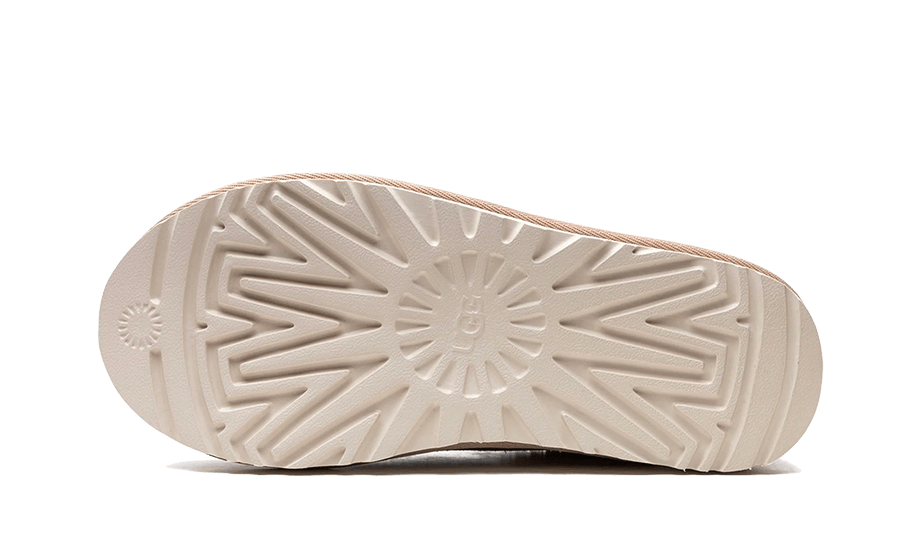 Podrážka papúč UGG Tasman Slipper Sand Dark Cherry – odolná gumová podrážka s protišmykovým vzorom vhodná aj na vonkajšie nosenie.