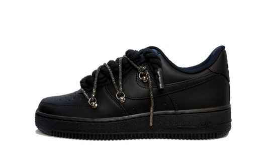 Custom Nike Air Force 1 Low Black Glitter Rope Laces Black – čierne tenisky s trblietavými čiernymi šnúrkami a ikonickým logom Swoosh