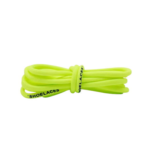White Over Laces – neónovo-zelené šnúrky s minimalistickým dizajnom, vhodné do klasických tenisiek aj custom Air Force 1 Low Overlaced.
