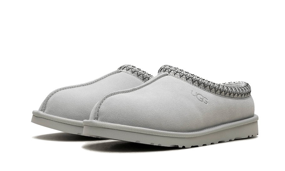 UGG Tasman Slipper Goose – pohľad na tvar papuče, mäkké polstrovanie a čistý minimalistický dizajn.