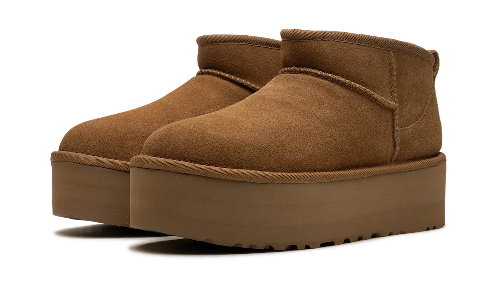 UGG Classic Ultra Mini Platform Chestnut – pohľad na krátky strih, čisté línie a masívnu platformovú podrážku.
