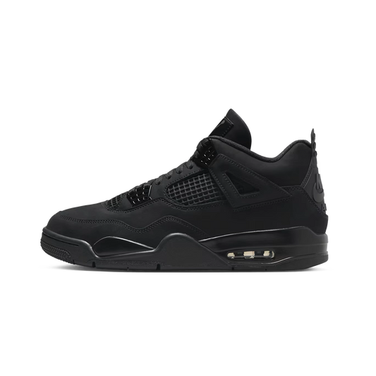 Air Jordan 4 Retro Black Cat 2025 – bočný profil v all-black nubukovom prevedení