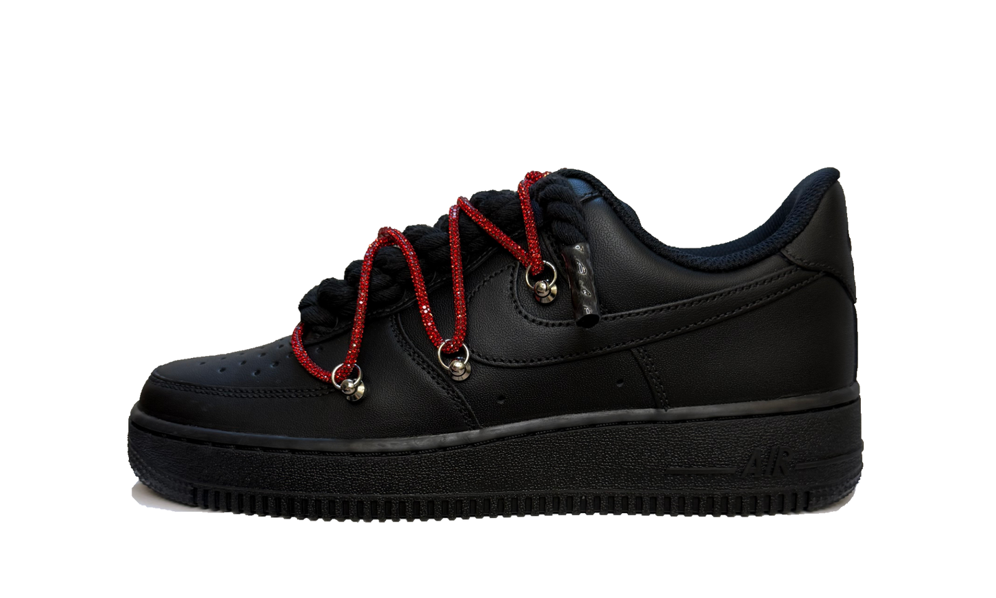 Custom Nike Air Force 1 Low Black Glitter Rope Laces Black – čierne tenisky s trblietavými červenými šnúrkami a ikonickým logom Swoosh