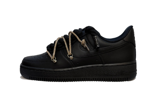 Custom Nike Air Force 1 Low Black Glitter Rope Laces Black – čierne tenisky s trblietavými zlatými šnúrkami a ikonickým logom Swoosh