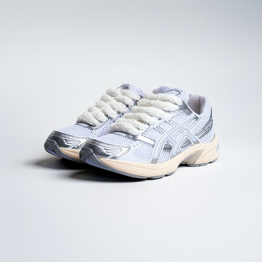 Fluffy Laces White – biele nadýchané šnúrky do tenisiek Nike Air Force 1, čistý a štýlový doplnok pre custom sneakers.