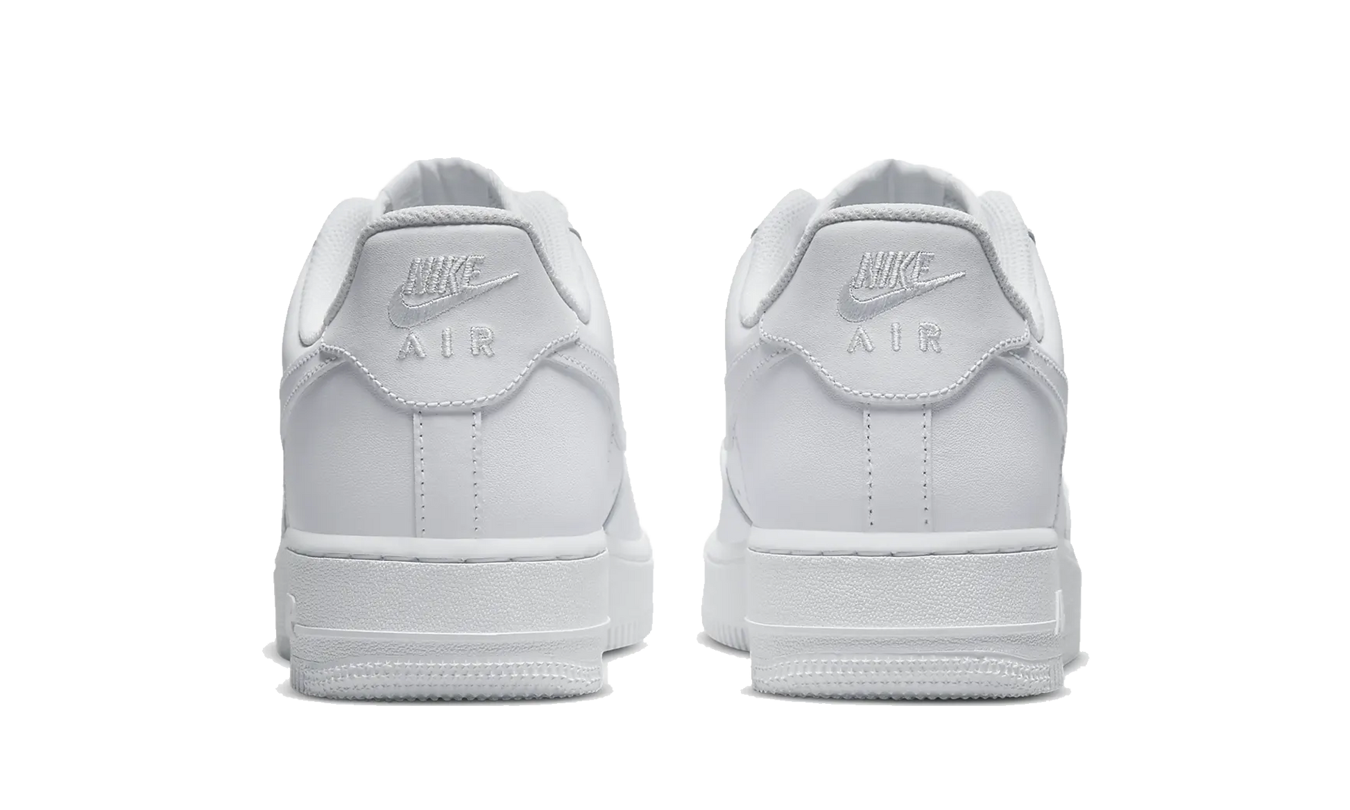 Zadný pohľad na Nike Air Force 1 Low '07 White – logo Nike Air na päte a čistý biely kožený dizajn.