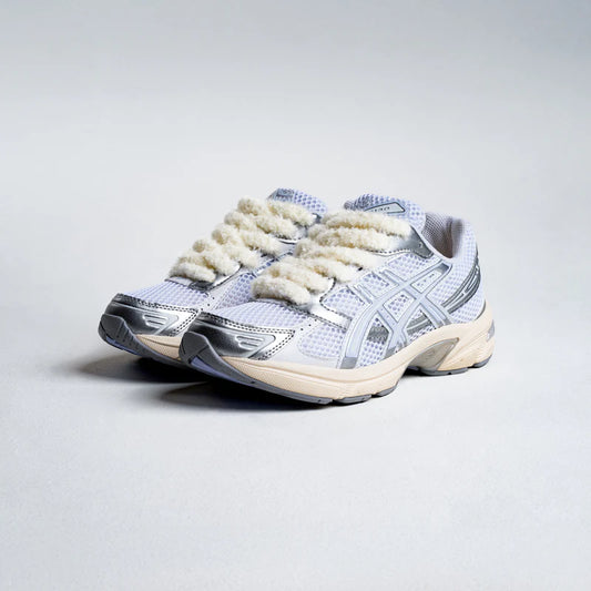 Fluffy Laces Cream – krémové nadýchané šnúrky do tenisiek Nike Air Force 1, elegantný doplnok pre custom sneakers.