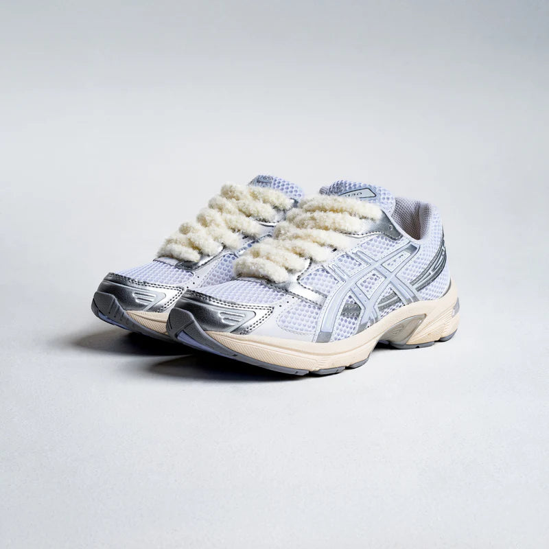 Fluffy Laces Cream – krémové nadýchané šnúrky do tenisiek Nike Air Force 1, elegantný doplnok pre custom sneakers.