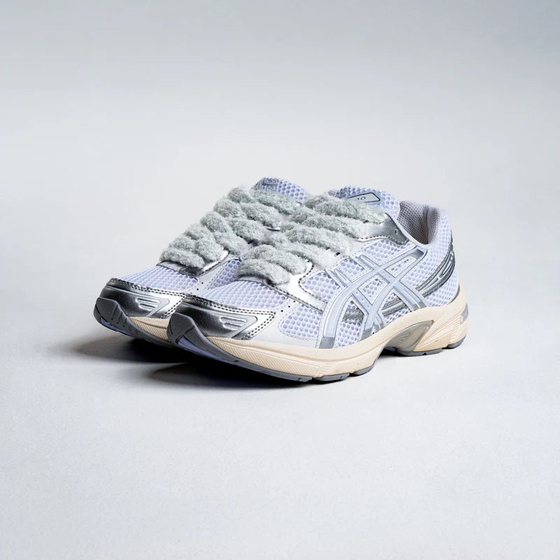 Fluffy Laces Grey – sivé nadýchané šnúrky do tenisiek Nike Air Force 1, moderný doplnok pre custom sneakers.