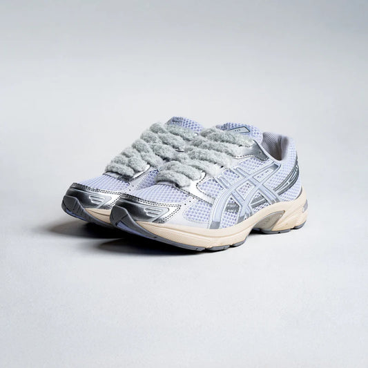 Fluffy Laces Grey – sivé nadýchané šnúrky do tenisiek Nike Air Force 1, moderný doplnok pre custom sneakers.