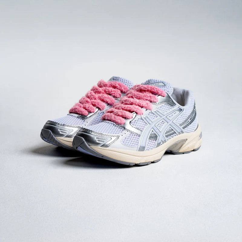 Fluffy Laces Pink – ružové nadýchané šnúrky do tenisiek Nike Air Force 1, luxusný doplnok pre custom sneakers.