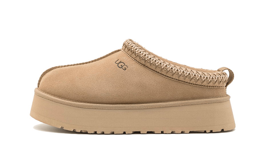 UGG Tazz Slipper Mustard Seed – bočný pohľad na papuče v svetlom horčicovom odtieni Mustard Seed so semišovým zvrškom a zvýšenou podrážkou.